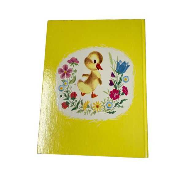 The Fuzzy Duckling Vintage Golden Book Large 1977 Children’s Hardcover - Picture 2 of 14